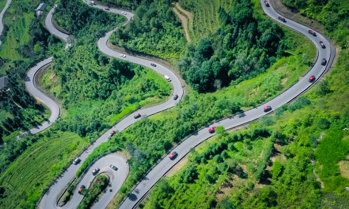 Vẻ đẹp như tranh thủy mặc của Hà Giang qua flycam của đoàn caravan VinFast