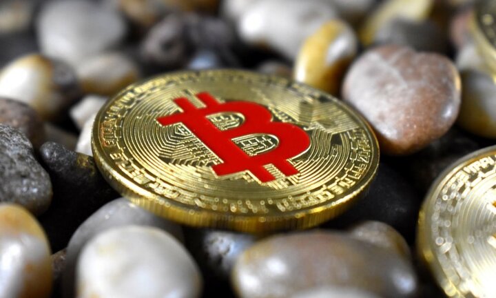 Bitcoin đi ngang, thị trường trái chiều