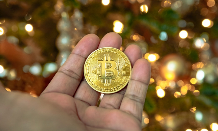 Bitcoin đảo chiều tăng vùn vụt