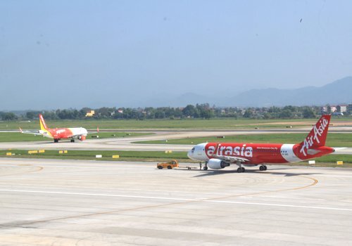 Mở rộng sân bay Nội Bài về phía bắc hay phía nam?