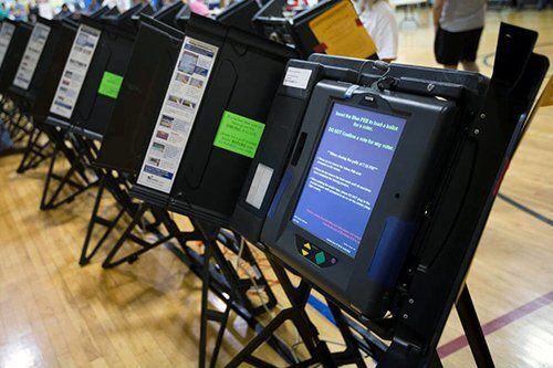 Máy bỏ phiếu tại Mỹ có thể bị hack trong hai phút