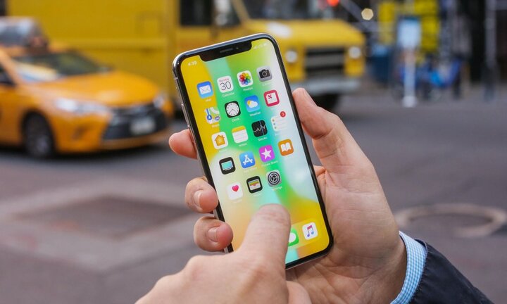Apple thay thế màn hình cho iPhone X bị lỗi cảm ứng