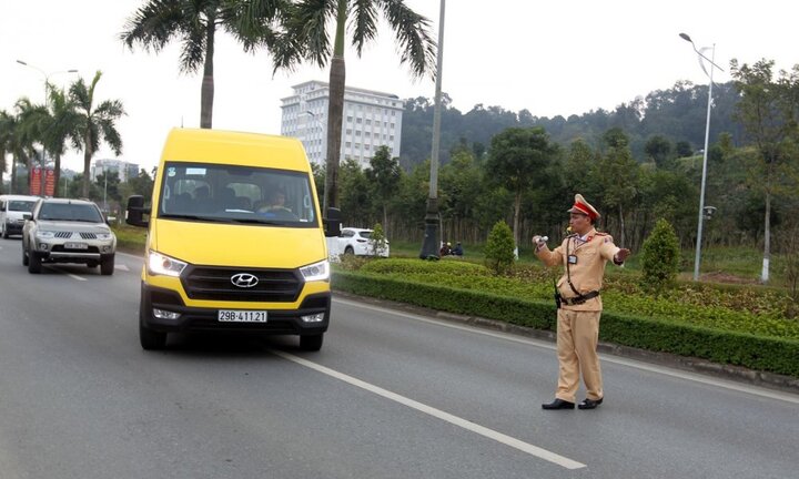 Gần 1 tỷ đồng tiền phạt vi phạm giao thông trong 5 ngày nghỉ Tết