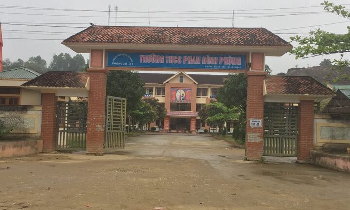 Nổ bình thí nghiệm trong giờ Hóa, học sinh bị rách giác mạc: Thầy giáo nói gì?