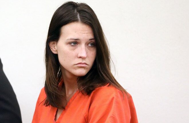 Hàng loạt nữ giáo viên ở Mỹ vướng lao lý do quan hệ tình dục với nam sinh