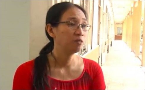 Cô giáo 'không giảng bài' tiếp tục bị đình chỉ do ném vở và bài kiểm tra học sinh