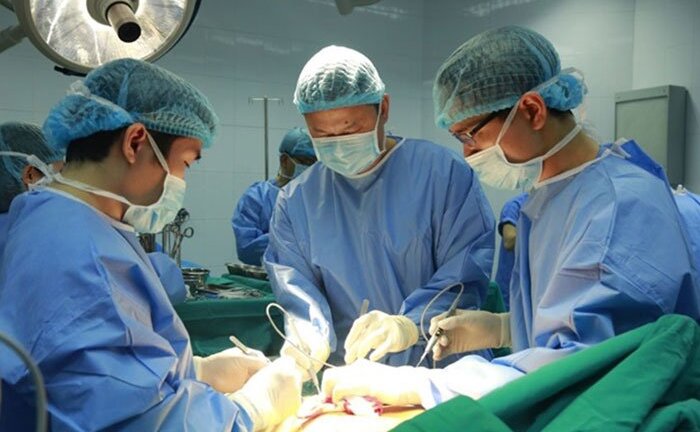 Vì sao người Việt chi tỷ USD ra nước ngoài trị bệnh, dù trong nước hoàn toàn chữa được?