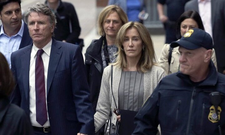 Bê bối chạy điểm thi ở Mỹ: 33 phụ huynh ra hầu toà