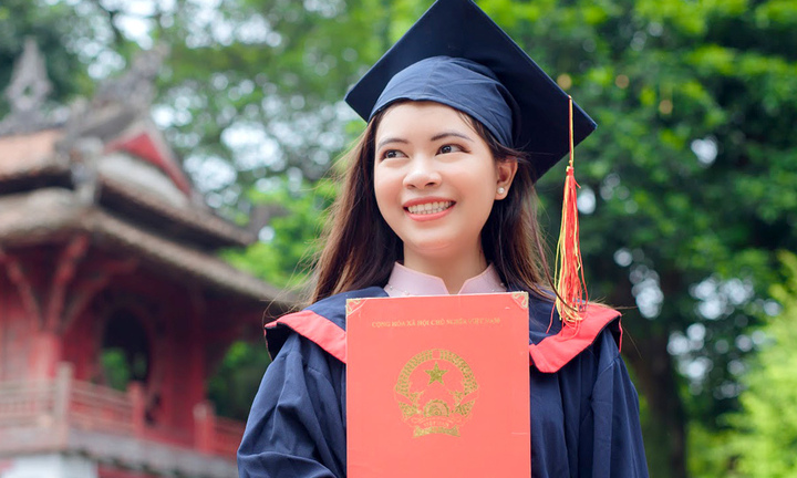 Nữ sinh Thái Lan tốt nghiệp thủ khoa Đại học Khoa học Xã hội và Nhân văn Hà Nội