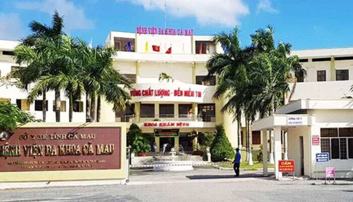 Hai lần không nhận lệnh điều động, Phó giám đốc bệnh viện bị buộc thôi việc