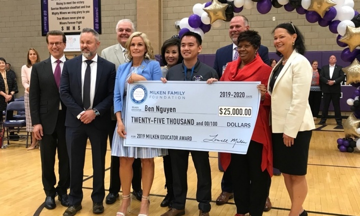 Thầy giáo gốc Việt đoạt giải thưởng giáo dục uy tín nhất nước Mỹ