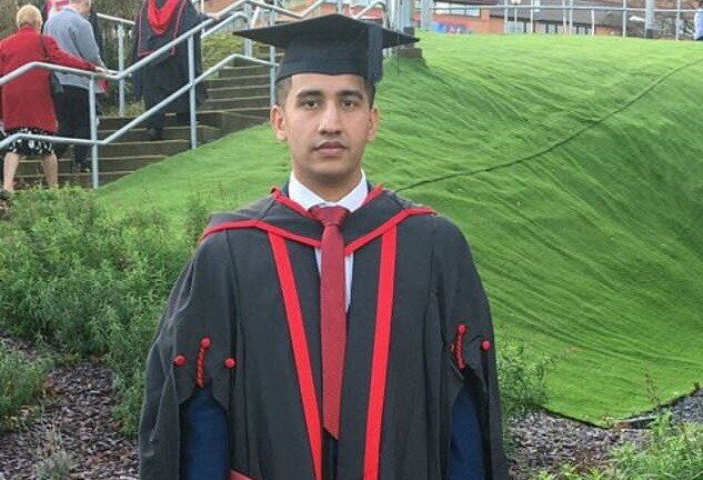 Có bằng tốt nghiệp nhưng không xin được việc, cựu sinh viên kiện trường