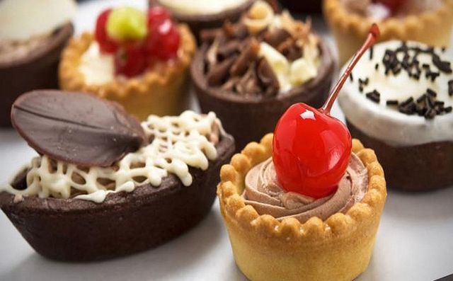 7 loại thực phẩm gây lão hóa sớm bạn cần lưu ý