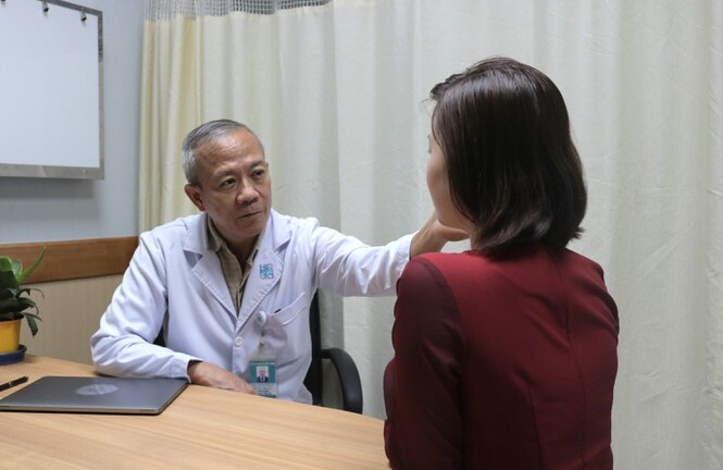 Nam thanh niên 27 tuổi nguy cơ mù mắt sau tiêm filler nâng mũi