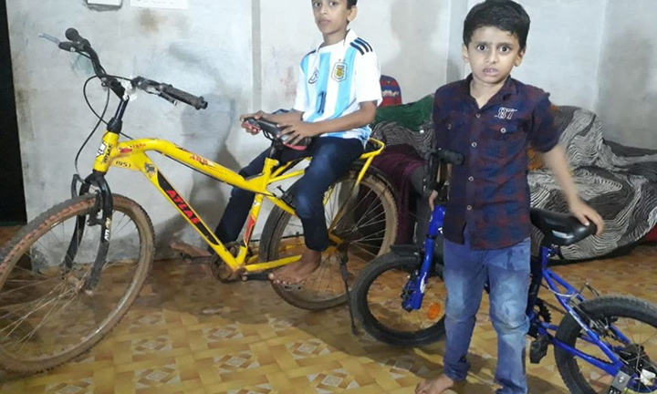 Không được sửa xe, cậu bé viết đơn khiếu nại gửi cảnh sát