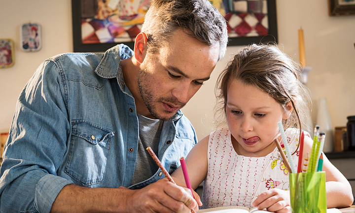 Giáo viên nhắn nhủ phụ huynh đừng làm bài tập về nhà hộ con