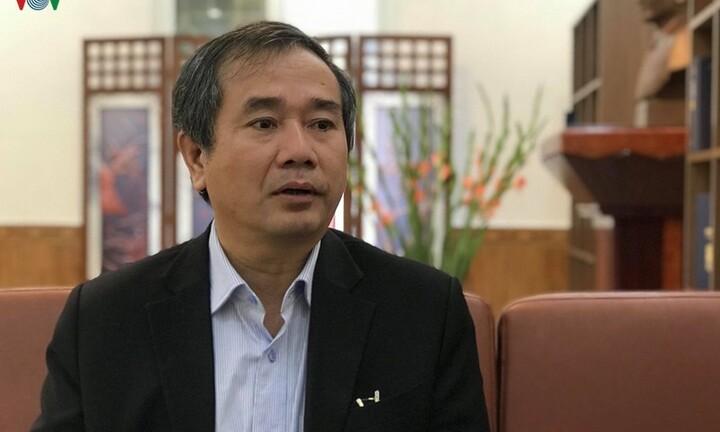 Minh bạch lựa chọn sách giáo khoa: Tại sao không truyền hình trực tiếp công khai?