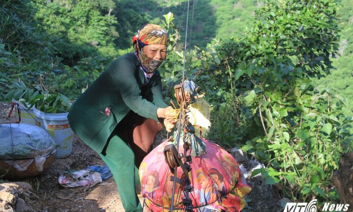 Ảnh: Lên xứ Lạng xem na 'đu' dây xuống núi từ vách đá cheo leo