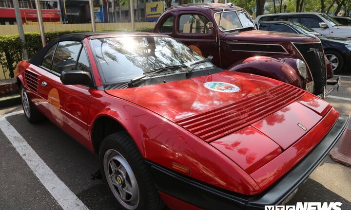 Ảnh: Cận cảnh dàn xe cổ siêu sang từ Hong Kong, Trung Quốc đến Hà Nội