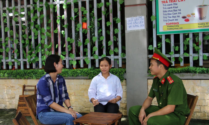 Trung úy công an vượt 12 km đón thí sinh ngủ quên đến điểm thi