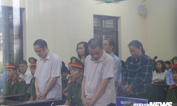 Xét xử gian lận thi cử: Phó Chủ tịch tỉnh Hà Giang nhờ nâng điểm thi cho thí sinh