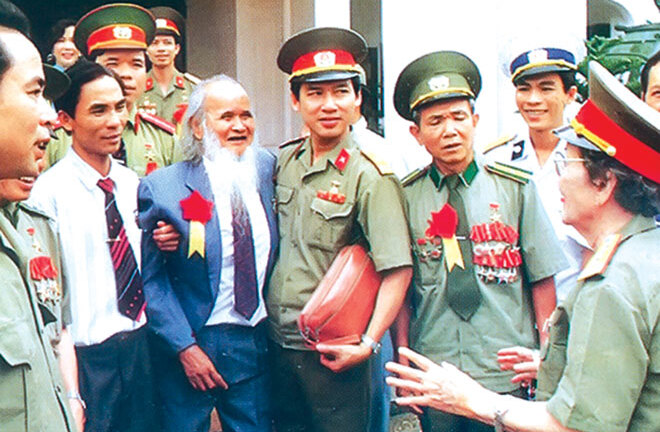 Hà Nội đề xuất đặt tên đường anh hùng Đinh Núp