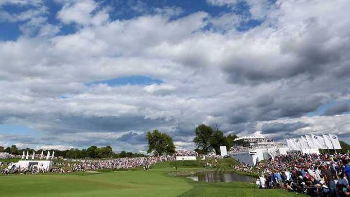 BMW Championship 2016: Bão và mưa lớn, chỉ một nửa golf thủ về đích ngày mở màn