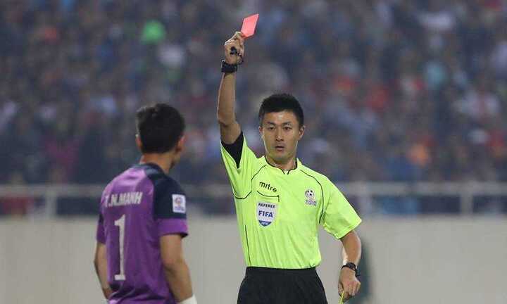 HLV Hữu Thắng: Cần giáo dục cầu thủ Việt Nam hiểu luật bóng đá