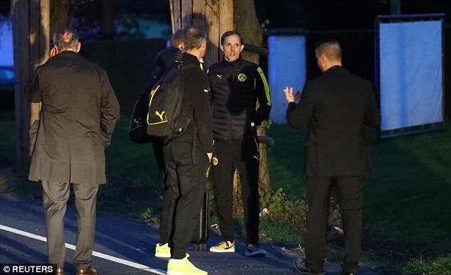 Cầu thủ, ban huấn luyện Dortmund bàng hoàng sau vụ đánh bom khủng bố