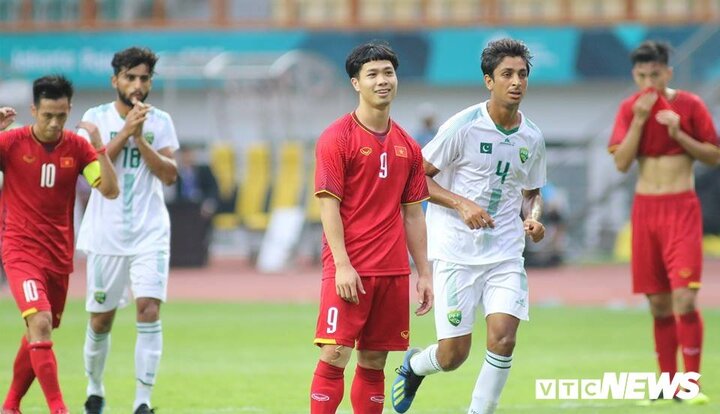 HLV Park Hang Seo có còn tin tưởng để Công Phượng đá 11m?