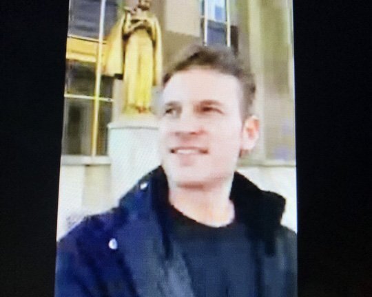 Nữ công nhân nghẹn ngào kể bị gã trai Tây lừa tiền với chiêu trò cũ rích