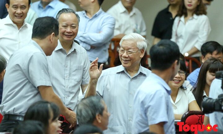 Hình ảnh Tổng Bí thư Nguyễn Phú Trọng tiếp xúc cử tri Hà Nội