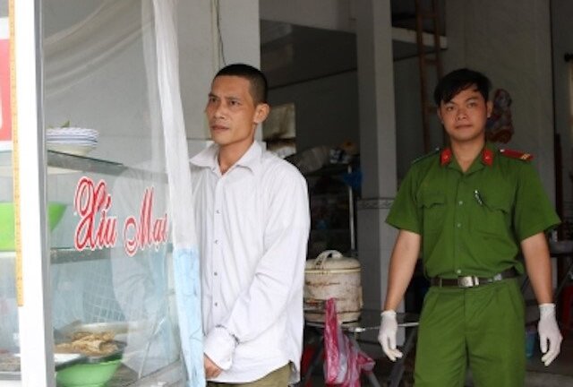 Nam thanh niên ở Trà Vinh bị bắt khi mang 27 gói heroin đi mua cơm