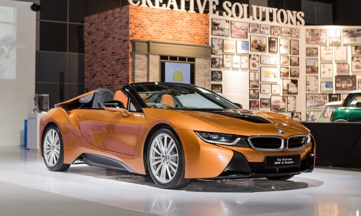 Siêu xe hybrid BMW i8 Roadster hiếm hoi đến châu Á