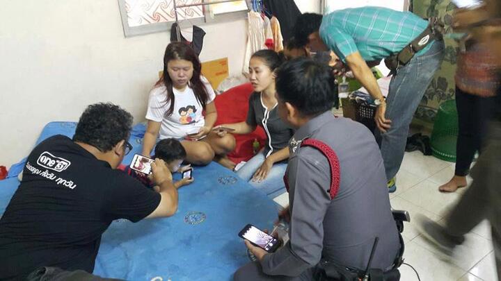 Phẫn nộ tội ác tày đình của bà mẹ hành hạ con trai chỉ vì... chồng không nghe điện thoại