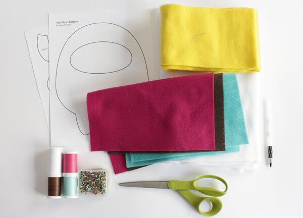 Mẹ khéo tay làm quái vật ngộ nghĩnh tặng bé chơi Trung thu