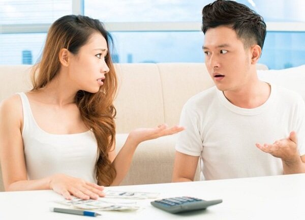 Vợ tức giận vì chồng xin thêm 500 nghìn đồng đưa mẹ góp giỗ