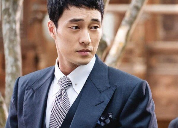 Những 'ông chú' U40 gây sốt của điện ảnh Hàn Quốc bởi 'trẻ mãi không chịu già'