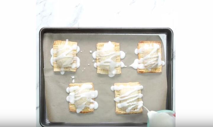 Cách làm bánh đào nướng thơm giòn tuyệt hảo