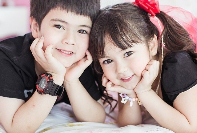 Bất ngờ trước tiết lộ của người mẹ về cách dạy con trai 4 tuổi chơi với... bạn gái