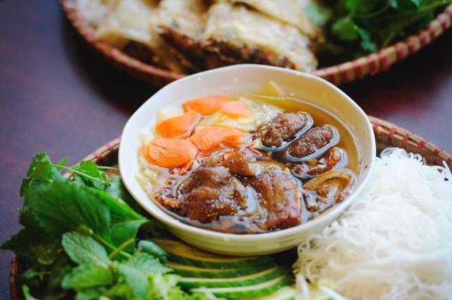 Những quán bún chả nức tiếng ở Hà Nội 'chỉ nghe thôi đã thấy thèm'