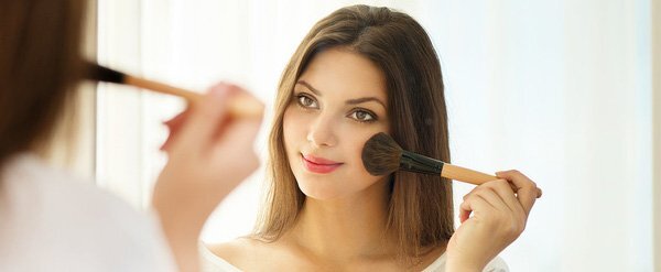 Hãi hùng trước lý do vì sao không nên cho ai dùng chung đồ trang điểm