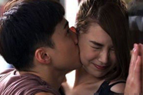 Nhiều năm rồi vợ chồng không hôn nhau, phải chăng tình yêu đã nhạt?