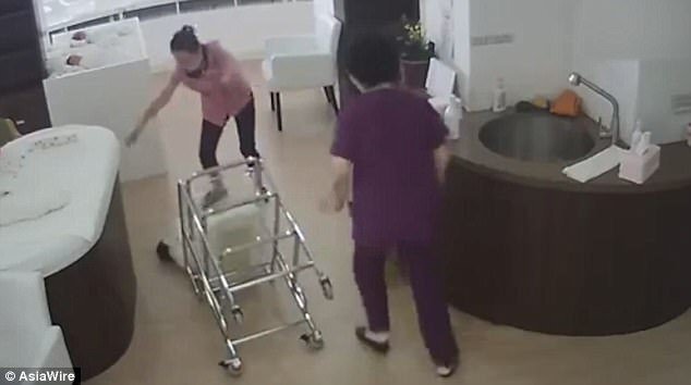 Thiếu trách nhiệm, nữ hộ lý làm bé sơ sinh 19 ngày tuổi rơi đập đầu xuống đất