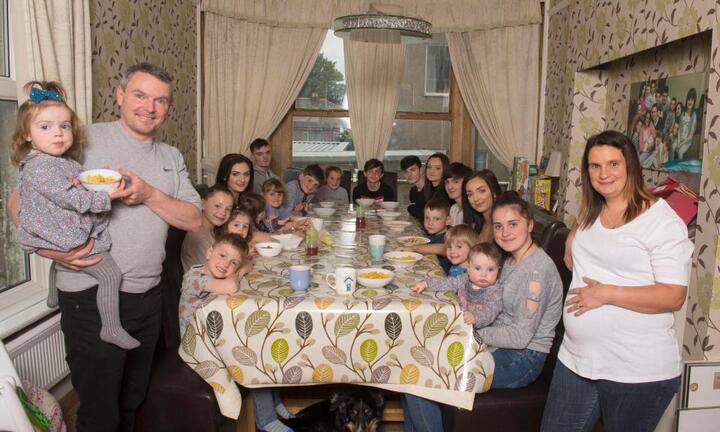 Cặp vợ chồng quyết định dừng sinh con sau khi sinh đứa thứ 20 vì... hết tên để đặt