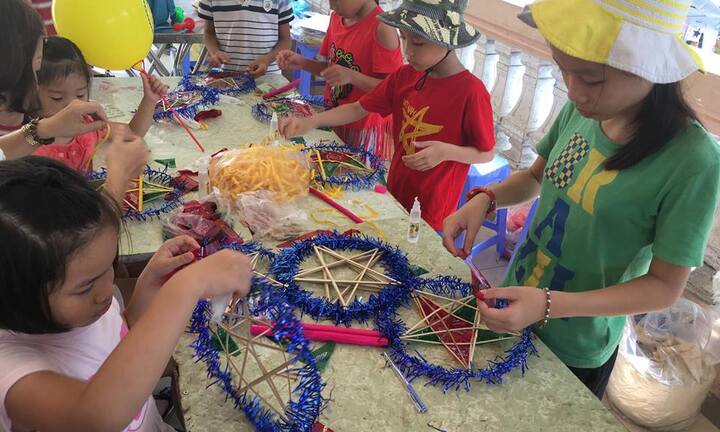 Hơn 10.000 lượt khách đã đến với Hội chợ làm cha mẹ Trung thu 2017 ngày hôm qua