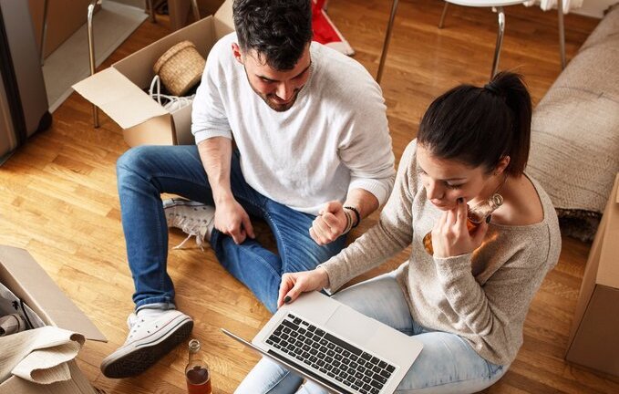 Càng giàu càng phải tiết kiệm: Cựu giám đốc Microsoft và Yahoo là minh chứng