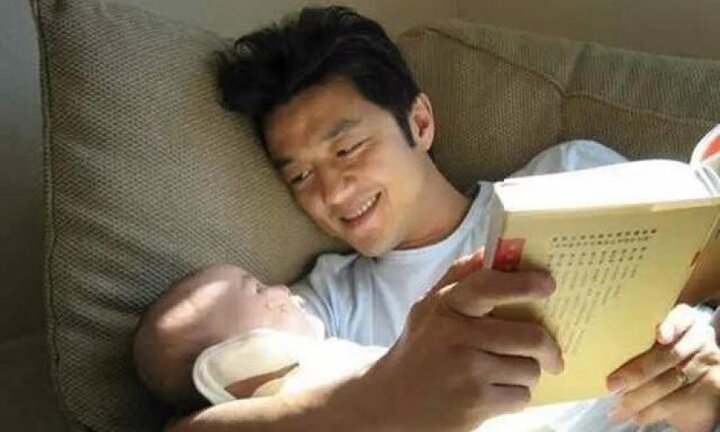 Cùng là cha nhưng Tạ Đình Phong và Lý Á Bằng khiến khán giả người xuýt xoa, kẻ ngán ngẩm