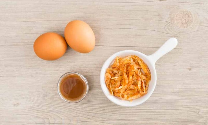 Hướng dẫn mẹ làm trứng hấp tôm kiểu Nhật mềm mại, thơm ngon cho bé