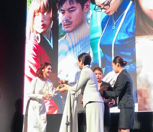 Hóa thân trong Cô Ba Sài Gòn, Ninh Dương Lan Ngọc đoạt giải 'Gương mặt châu Á' tại Liên hoan phim Busan